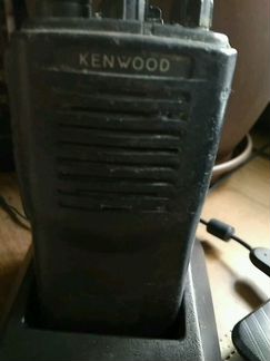 Радиостанция кенвуд с зарядным устройством