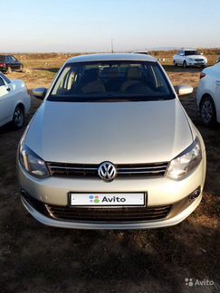 Volkswagen Polo 1.6 МТ, 2011, седан, битый