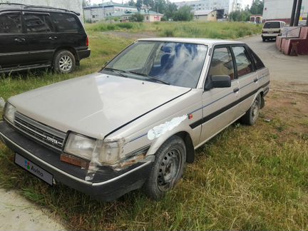 Toyota Carina 1.6 МТ, 1987, битый, 229 000 км