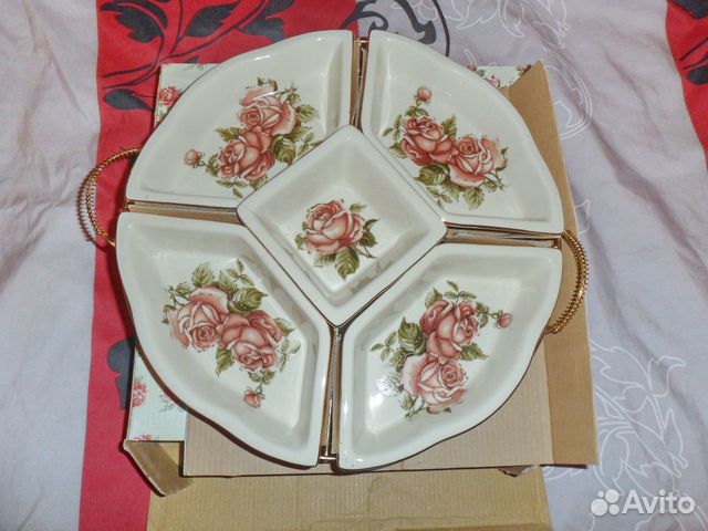 Новая фарфоровая менажница с позолотой d 31см