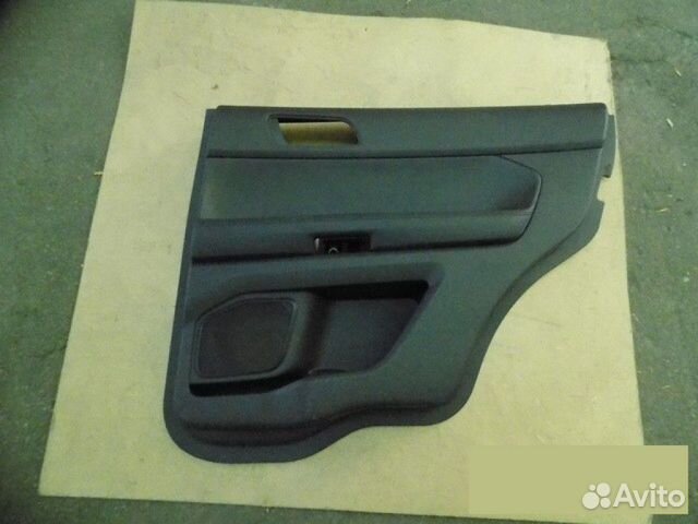 Обшивка двери Ford Explorer с 2010г