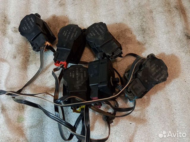 Сервопривод (мотор) заслонки печки Мерседес Е211