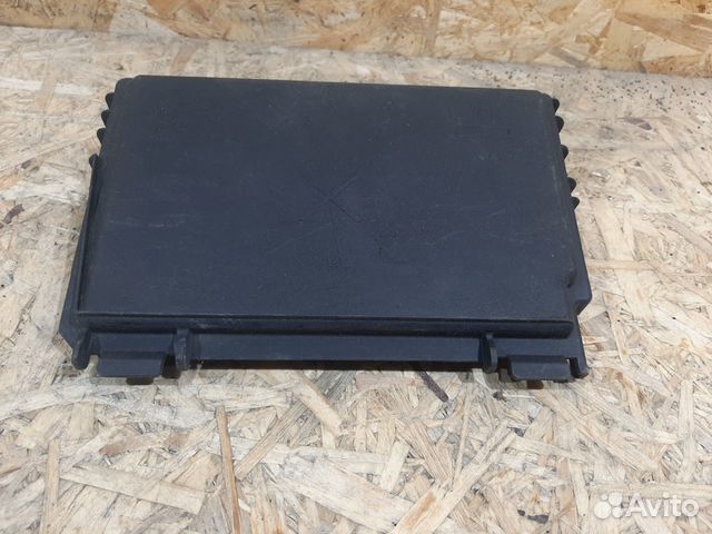 Крышка блока предохранителей Opel Corsa D