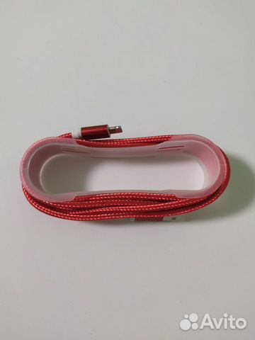 Кабель для зарядки на iPhone