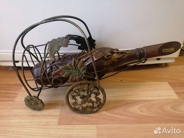 Декоративная подставка для бутылки