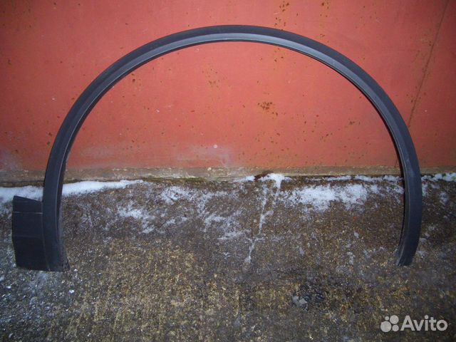 Накладка переднего крыла Фольксваген Туарег с18