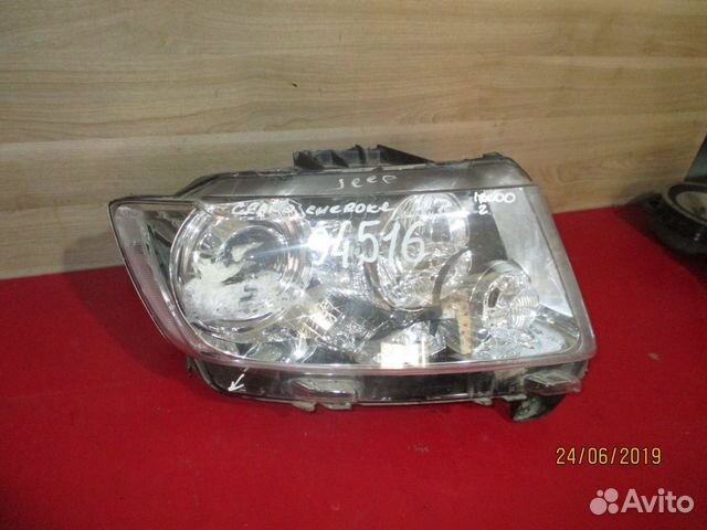 Фара правая Jeep Grand Cherokee (WK2) 2010) Джип