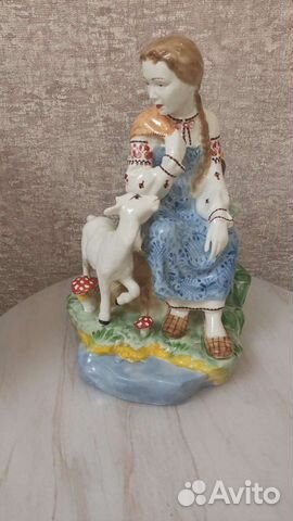 Статуэтка Алёнушка с козленком. Славянск