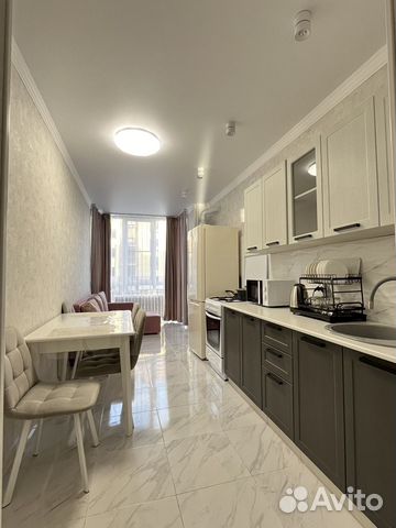 

2-к. квартира, 70 м², 2/6 эт.