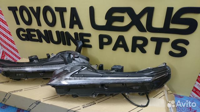 Поворотник дхо в бампер Lexus NX оригинал