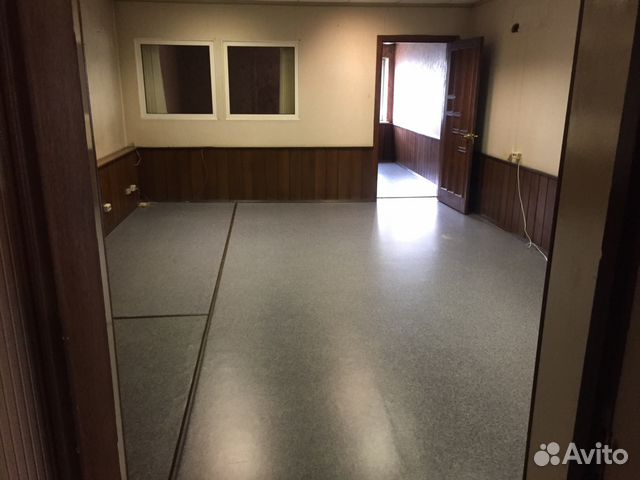 Офисное помещение с окнами, 38 м² Офисное помещение с окнами, 38 м²