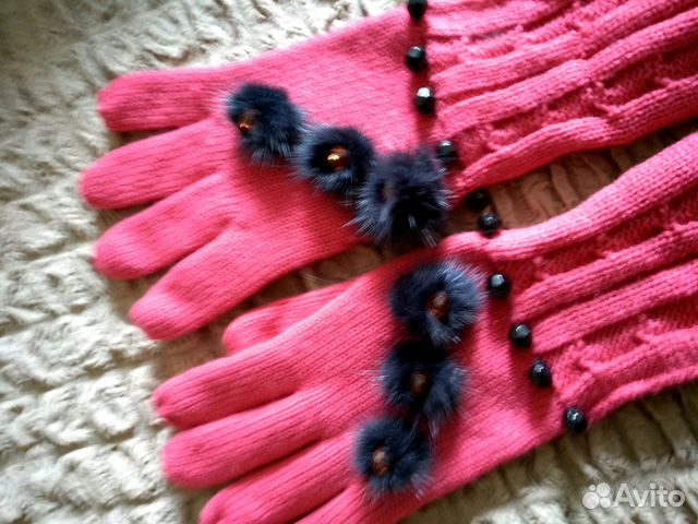 Перчатки с отделкой из норки и страз Перчатки с отделкой из норки и страз