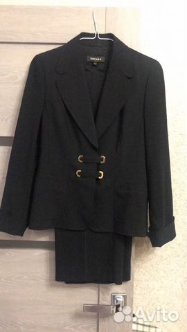 Костюм брючный escada