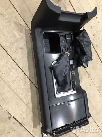Панель подлокотника Toyota Land Cruiser Prado 150 Панель подлокотника Toyota Land Cruiser Prado 150