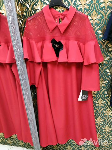 Стильные женские платья к празднику