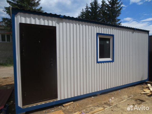 Вагончик бытовка белая с двумя окнами Вагончик бытовка белая с двумя окнами
