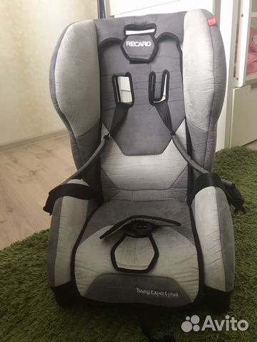 Автомобильное кресло recaro