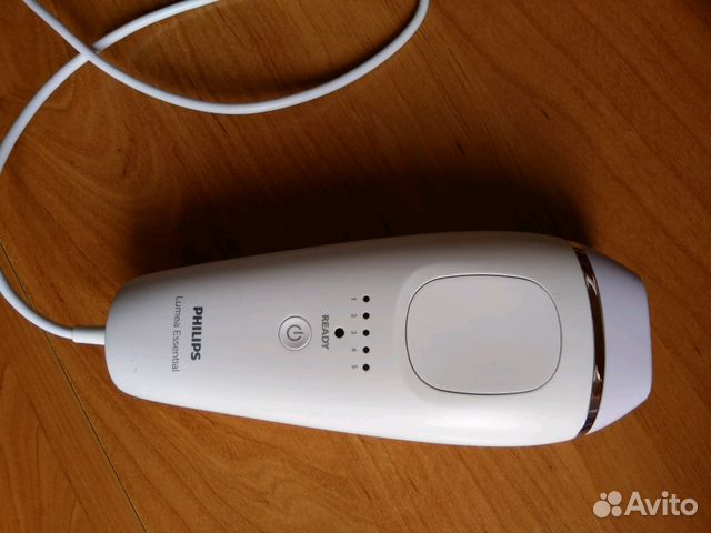 Фотоэпилятор Philips Lumea Essential BRI863/00