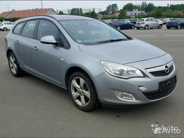 Дверь капот фара бампер Opel Astra J 2010)