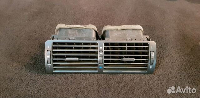 Дефлектор воздуховод центральный BMW E39 Дефлектор воздуховод центральный BMW E39