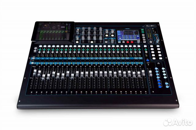 Цифровой микшер Allen & Heath QU-24c Цифровой микшер Allen & Heath QU-24c