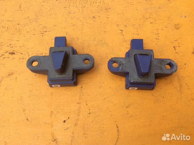 Датчик airbag удара Mercedes w212 W207 w218 E CLS Датчик airbag удара Mercedes w212 W207 w218 E CLS