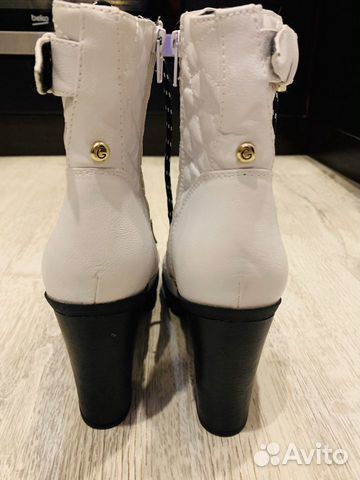 Новые ботинки Guess (демисезонные) Новые ботинки Guess (демисезонные)