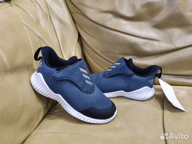 Кроссовки Adidas новые детские 27 р Кроссовки Adidas новые детские 27 р
