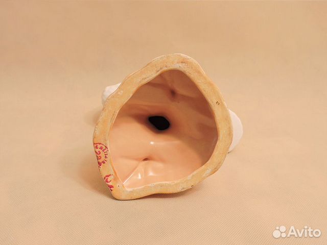 Фарфоровая статуэтка 