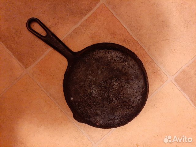 Старинная чугунная сковородка 20 см Старинная чугунная сковородка 20 см