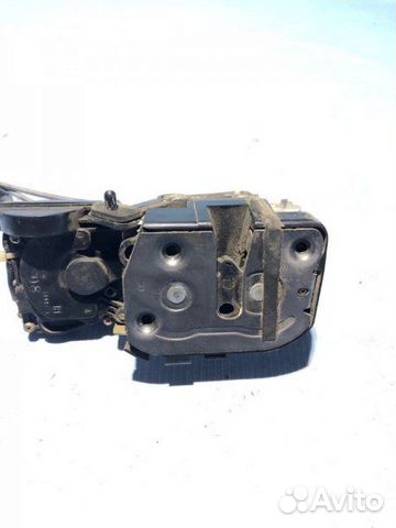 Замок двери задний правый Mazda Premacy CP 1.8