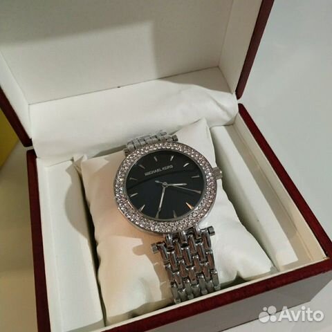 Часы новые со стразами M.ichael Kor.s