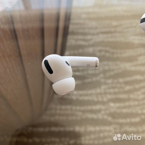 AirPods Pro без кейса (только левый) AirPods Pro без кейса (только левый)