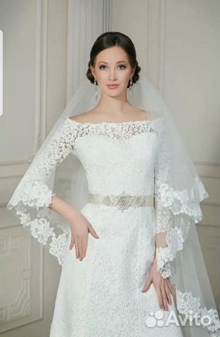 Платье свадебное 44 кружевное, открытые плечи