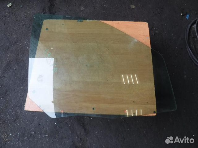 Стекло двери передней правой Freelander 2