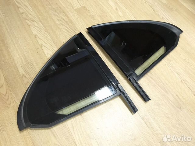 Форточка задней двери Mercedes W213 213