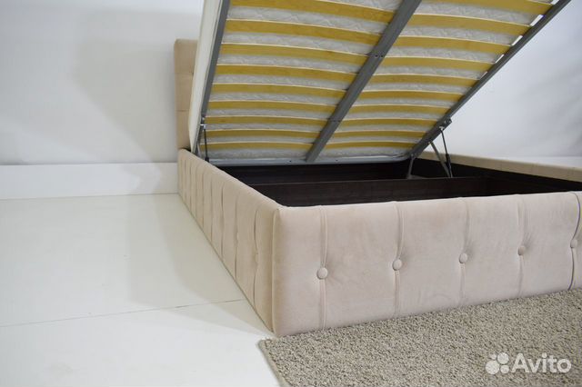 Кровать с подъемным механизмом