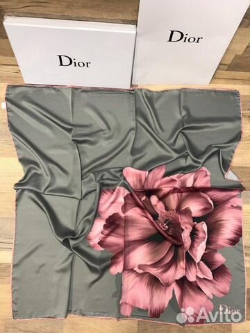 Новый женский шёлковый платок Dior Новый женский шёлковый платок Dior