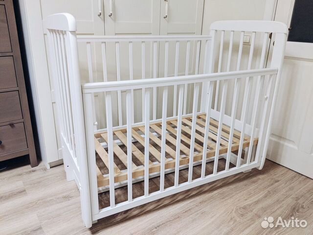 Детская кровать с маятником Соня из березы