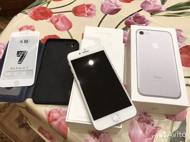 Телефон iPhone 7