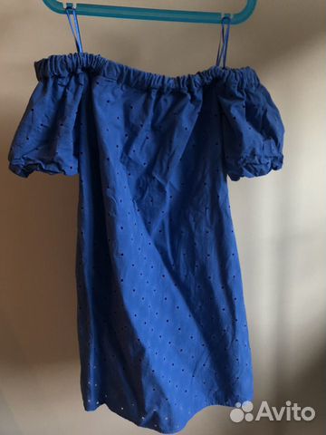 Голубое платье с дутыми рукавами