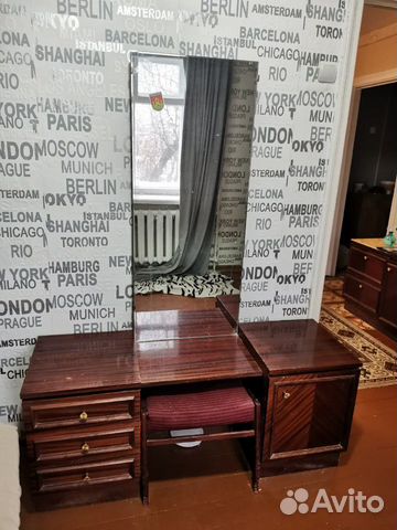 Трюмо, комод с зеркалом Трюмо, комод с зеркалом