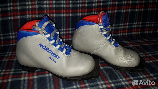 Лыжные ботинки