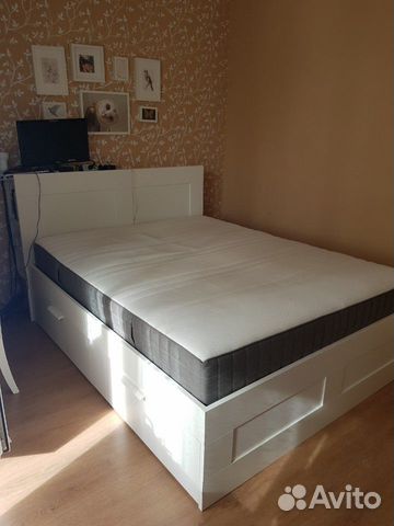 Двуспальная кровать 160х200 с изголовьем Двуспальная кровать 160х200 с изголовьем