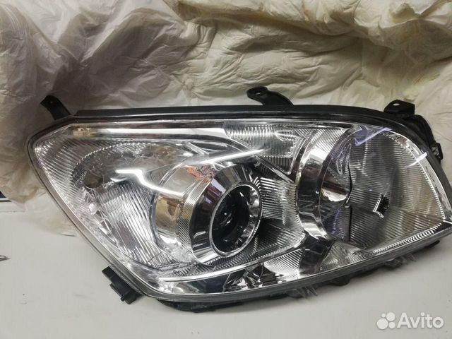 Фара toyota RAV4 передняя правая Фара toyota RAV4 передняя правая