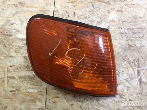Указатель поворота правый Audi A6 C4 2.8 1994-1996 Указатель поворота правый Audi A6 C4 2.8 1994-1996