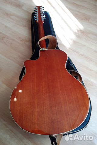 Электроакустическая гитара Yamaha APX700-12