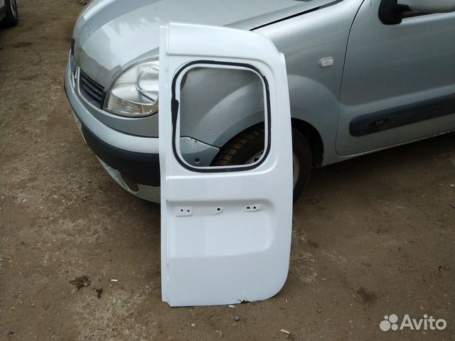 Лада Ларгус дверь багажника крышка белая