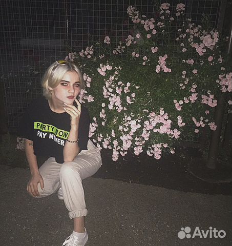 Любая (желательно, но не обязательно, официант)