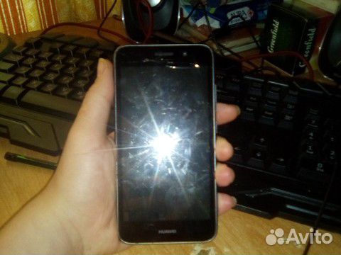 Телефон Huawei Y 3